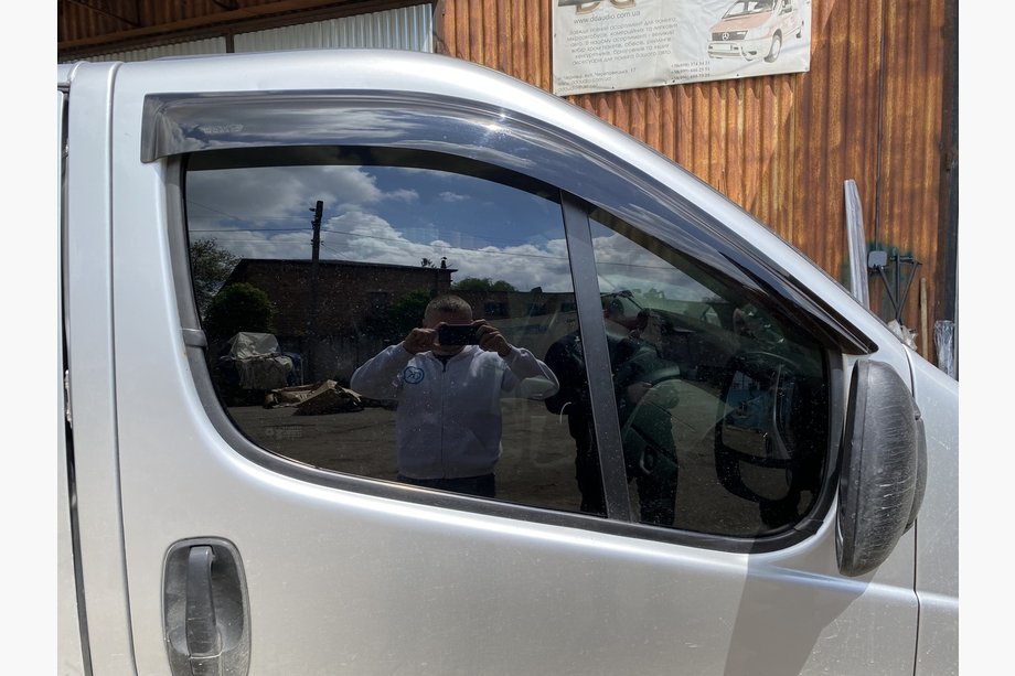 Renault Trafic 2001–2015 Window Deflectors (2 pcs, ANV) Image