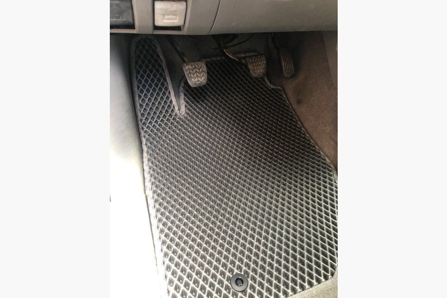 Toyota Hilux 2006-2015 EVA Floor Mats V1 (black) Image