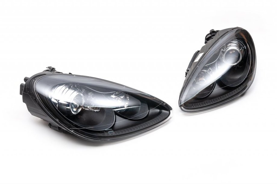 Porsche Cayenne 2010-2017 Front Headlights Original GTS 2010-2015 (2 pcs, HID) Image