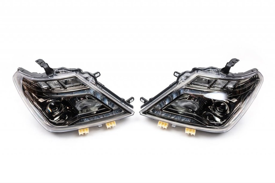 Nissan Patrol Y62 2010-2024 Front Headlights 2010-2020 (1 Lens) Image