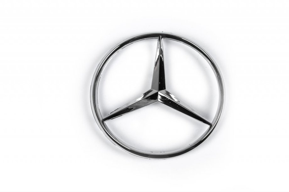 Mercedes E-class W210 1995-2002 Rear emblem (Mercedes logo) Image