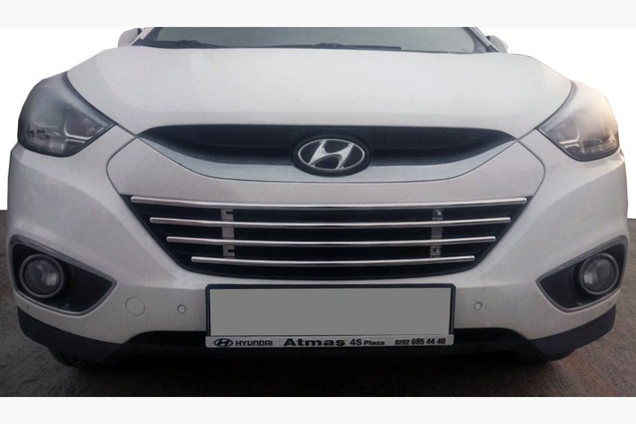 Hyundai IX-35 2010-2015 Bumper Grille (Stainless Steel) Image