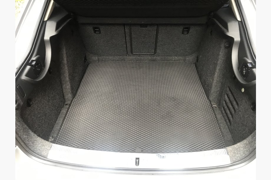 Skoda Superb 2009-2015 Trunk Mat Liftback (EVA, Black) Photo 1