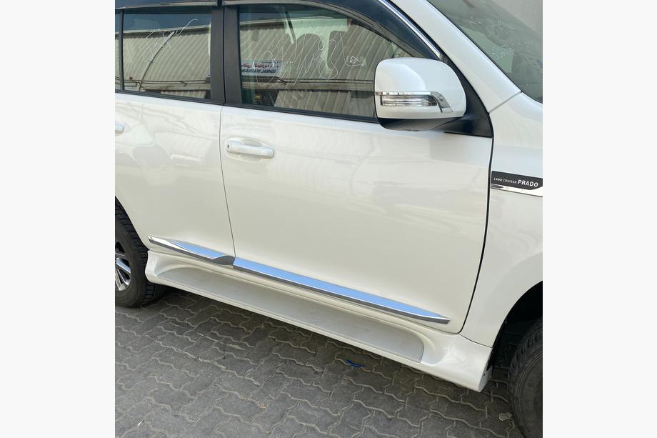 Toyota Land Cruiser Prado 150 2009-2023 Door Mouldings (Design 2018+) Image