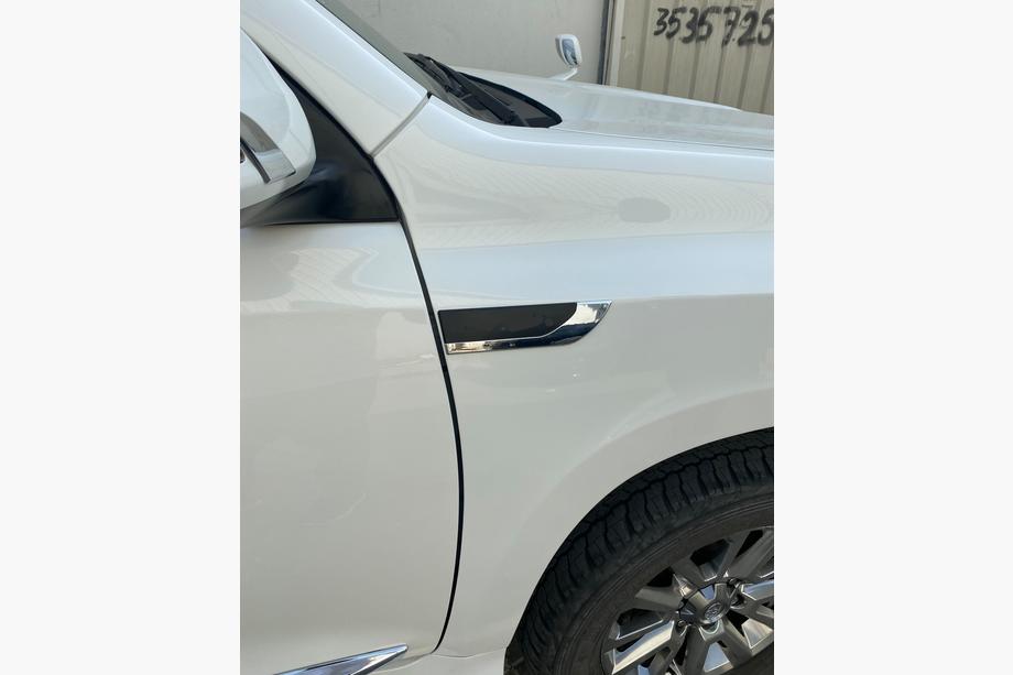Toyota Land Cruiser Prado 150 2009-2023 Fender Stickers (2 pcs) Image