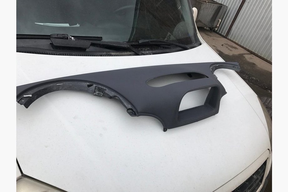 Mercedes Sprinter W901/902/903/904/905 1995–2006 2-DIN Console (upholstered with leatherette) Image