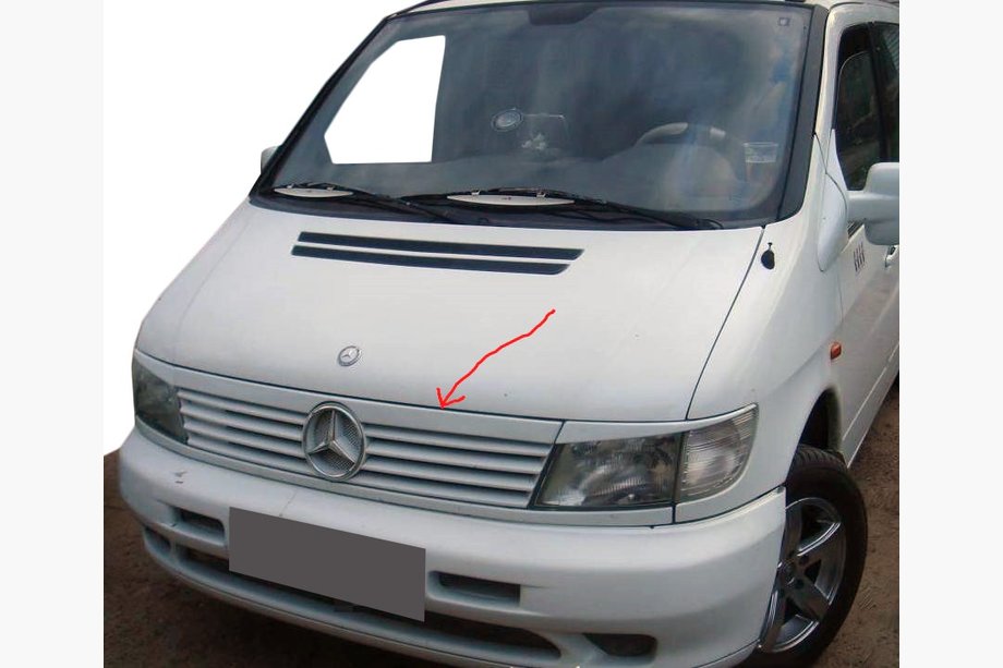 Mercedes Vito W638 1996-2003 Grille trim strip (plastic) Black Matte Image