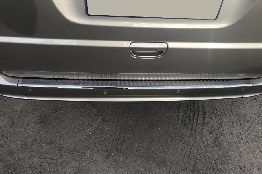 Mercedes Viano 2004-2014 Rear Bumper Protector Black Chrome OmsaLine (Stainless Steel) Image