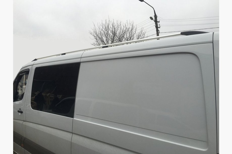 Mercedes Sprinter W906 2006–2018 Roof Rails DD 265 cm, Chrome, Plastic Foot Image