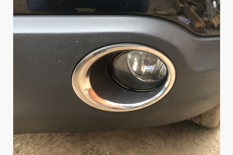 Nissan Qashqai 2007-2010 Fog Light Trim Surround Covers (2 pcs, Stainless Steel) Image