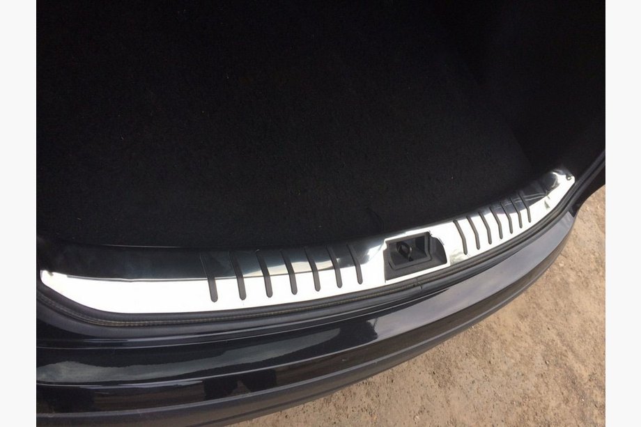 Nissan Qashqai 2007-2010 Trunk inner sill cover stainless steel with rubber inserts Image