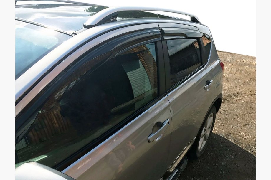 Nissan Qashqai 2010-2014 Window Deflectors (4pcs, Sport) Image