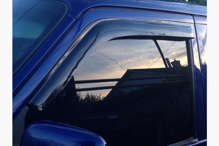 Volkswagen T4 Transporter 1990-2003 Window Deflectors (2 pcs, DDU) Image