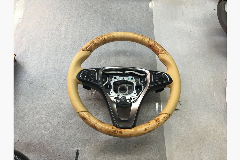 Mercedes Vito/V-class W447 2014- Steering Wheel (Real Wood Veneer and Leather) Image