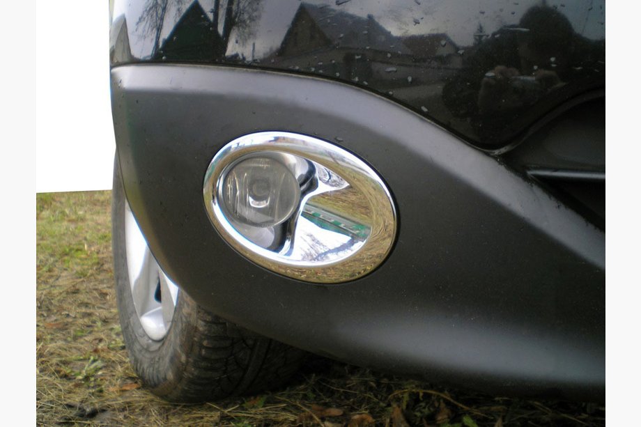 Nissan Qashqai 2007-2010 Chrome Fog Light Covers with Recess (2 pcs, plastic) Image