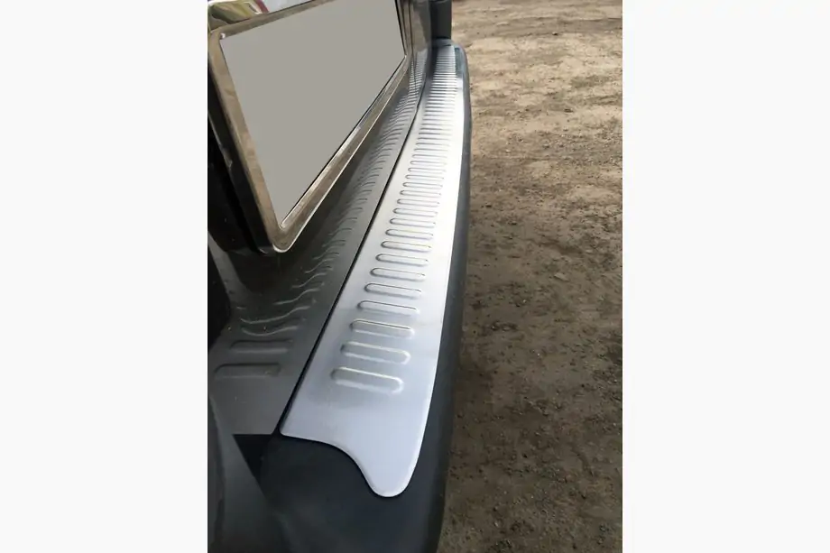 Nissan Primastar 2002-2014 Rear Bumper Protector Matte (Omsa, Stainless Steel) Image
