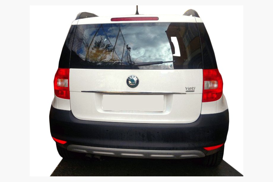 Skoda Yeti 2009-2017 Stainless steel trim above license plate Image