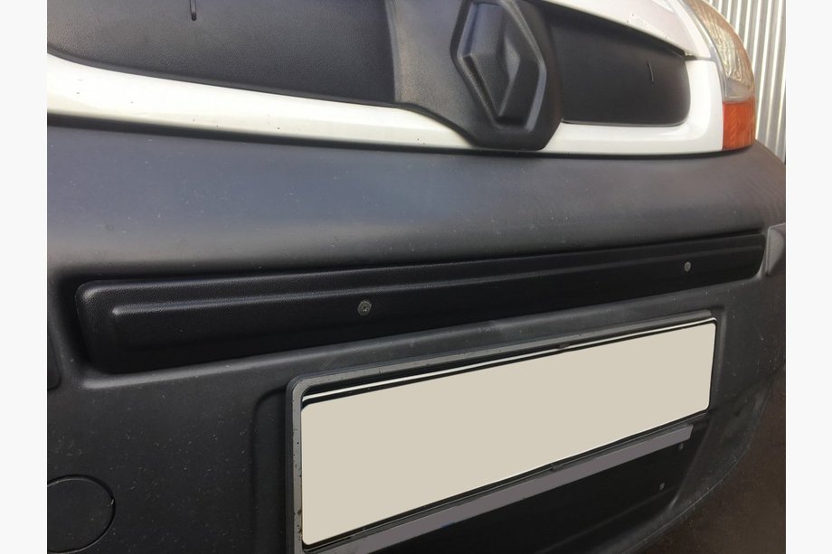 Opel Vivaro 2001–2015 Middle Winter Cover (above license plate) Matte, 2007-2015 Image