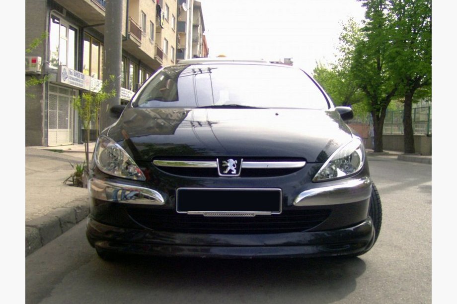 Peugeot 307 2001-2008 Front lower lip spoiler (primed) Image