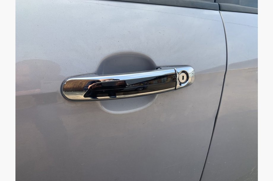 Ford Focus III 2011-2017 Door handle covers with black strip (4 pcs, ABS) Image