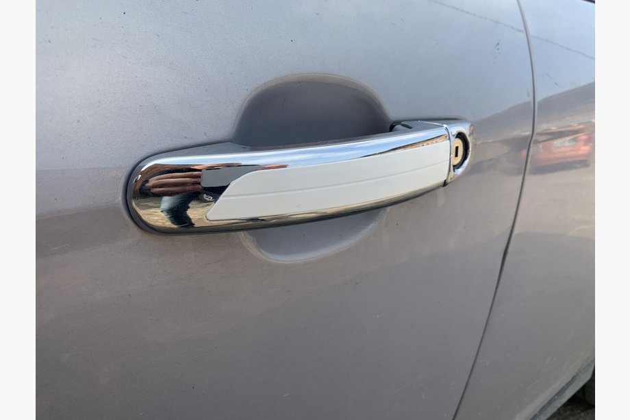 Ford Kuga 2008-2013 Chrome Door Handle Covers with White Stripe (4 pcs, ABS) Photo 3