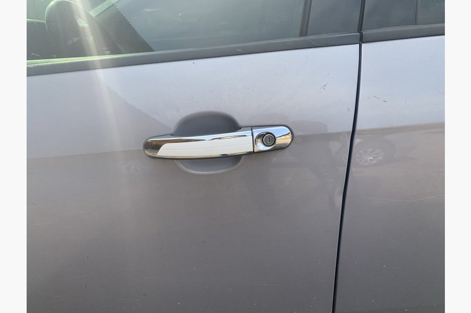 Ford Kuga 2008-2013 Chrome Door Handle Covers with White Stripe (4 pcs, ABS) Photo 4