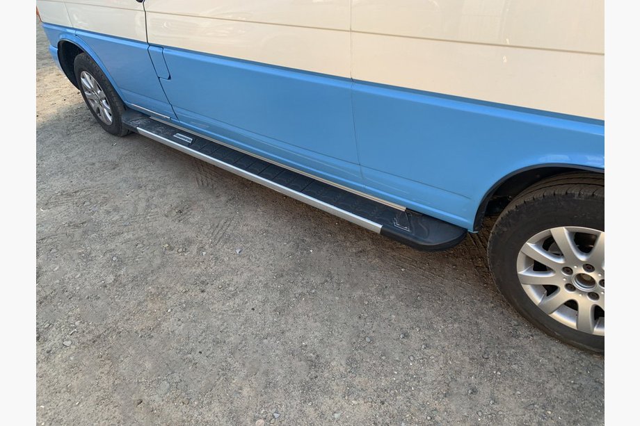 Volkswagen T4 Transporter 1990-2003 Side Steps RedLine Black (2 pcs, Aluminum) Image