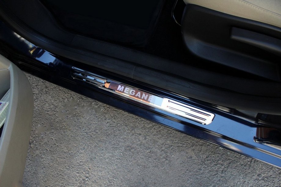 Renault Megane III 2009-2016 Wireless illuminated door sills (2 pcs, stainless steel) Photo 1