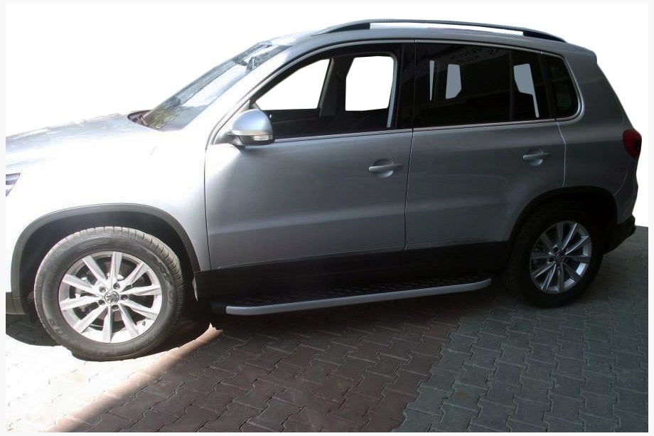 Volkswagen Tiguan 2007-2016 Side Steps BlackLine (2 pcs, Aluminum) Image