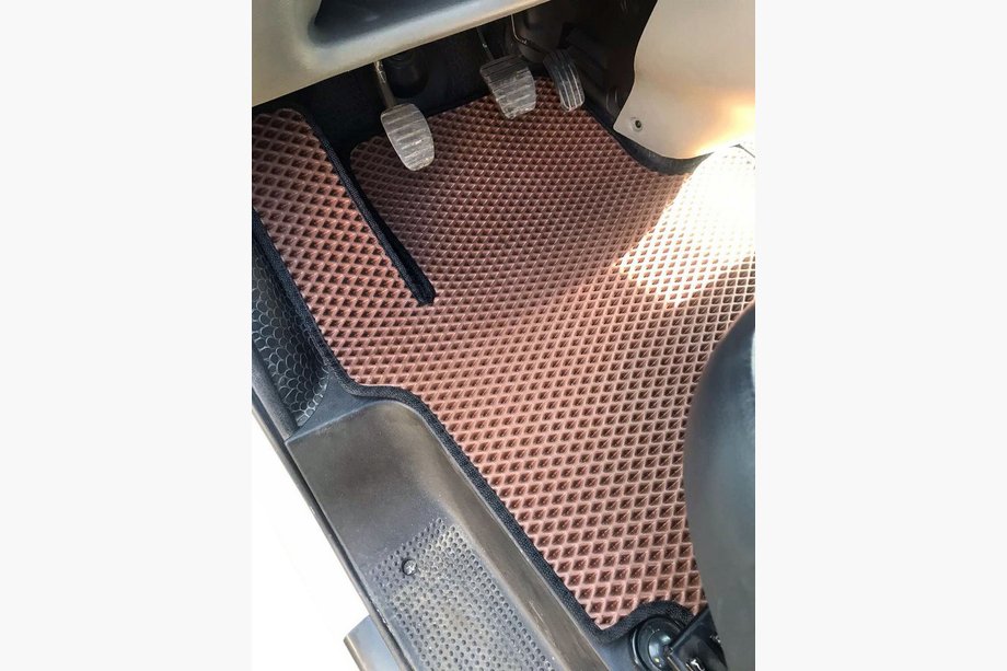 Renault Trafic 2001–2015 EVA Floor Mats (brick red) 1+2 Image