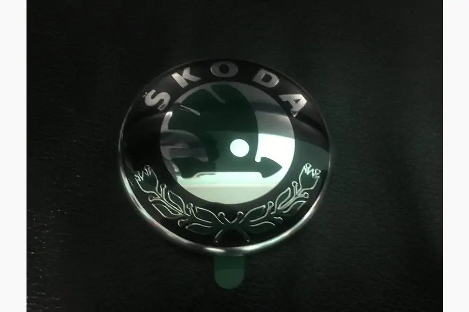 Skoda Roomster 2006-2015 Original Emblem Image