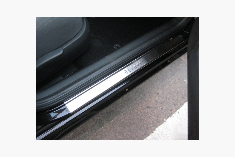 Skoda Octavia I Tour A4 1996-2010 Door Sill Covers NataNika (4 pcs, stainless steel) Standard - Lohmann Tape, 0.5mm Image