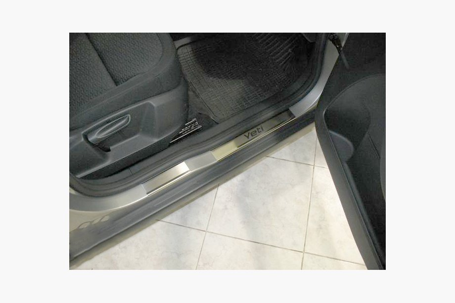 Skoda Yeti 2009-2017 Door Sill Covers Nataniko (6 pcs, Stainless Steel) Image