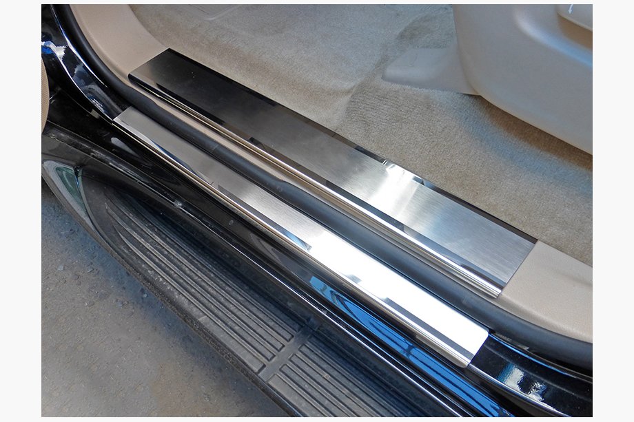 Toyota Land Cruiser 200 2007-2021 Stainless Steel Door Sill Covers Set Nataniko Premium (2008-2015, 8 pcs) Image