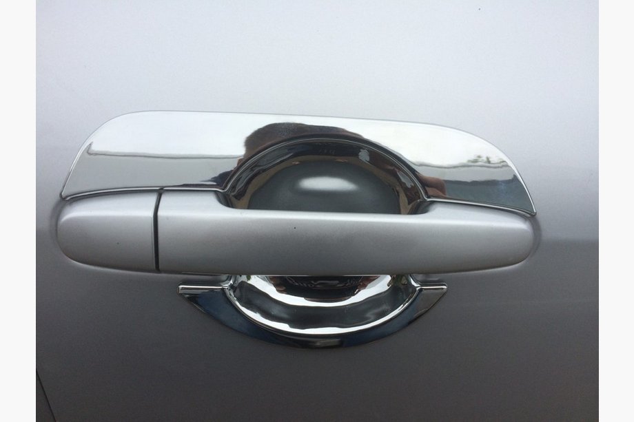 Mazda 3 2009-2013 Chrome door handle bowls with petals (4 pcs, plastic) Image
