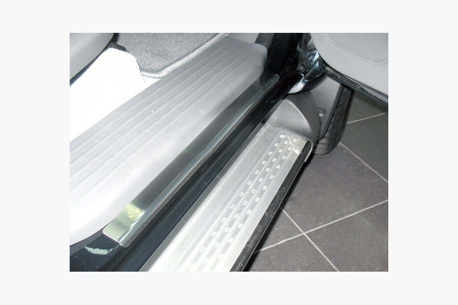 Toyota Hilux 2006-2015 Door Sill Covers Nataniko (4 pcs, Stainless Steel) Image