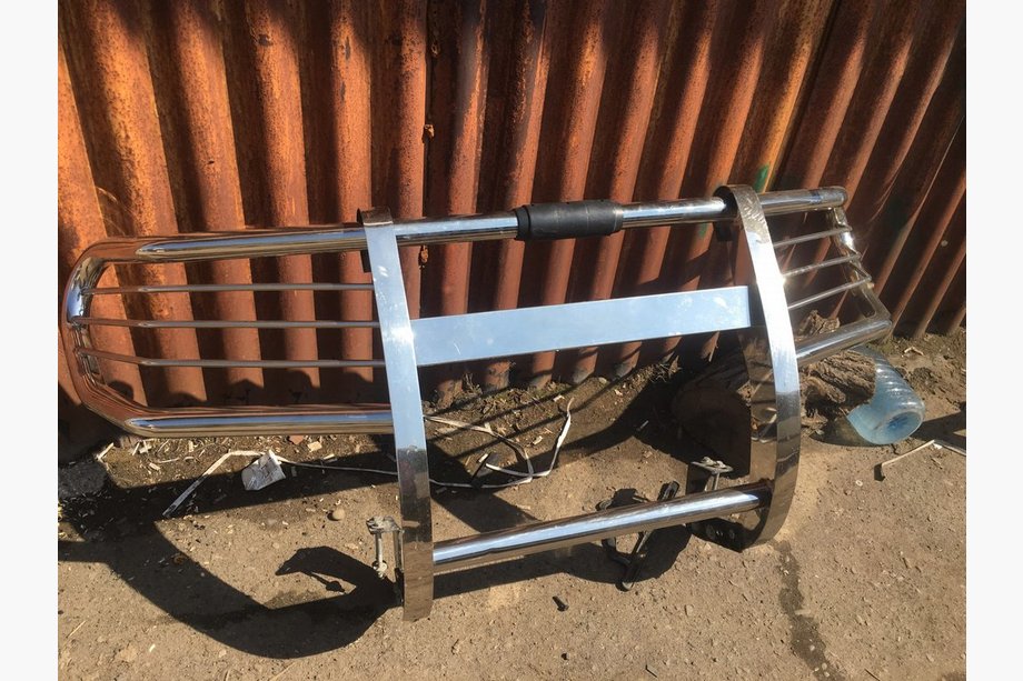 Toyota Land Cruiser Prado 120 2002-2009 Used Bull Bar with Headlight Guards (Original) Image
