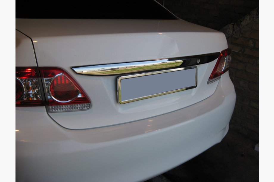 Toyota Corolla 2007-2013 Chrome trim above license plate 2010-2013 (stainless steel) Image