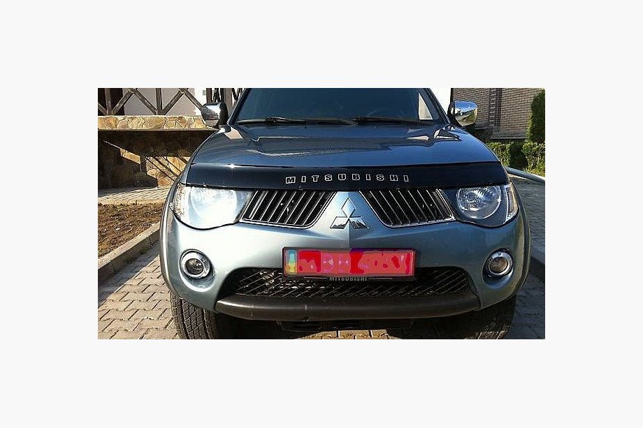 Mitsubishi L200 2006-2015 Hood Deflector (VIP) Image