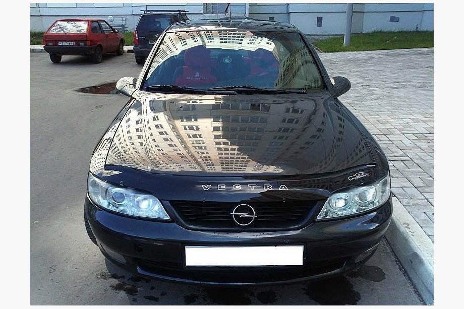 Opel Vectra B 1995-2002 Hood Deflector VIP Image