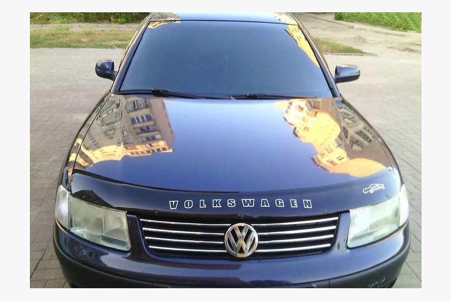 Volkswagen Passat B5 1997-2005 Hood Deflector 1997-2001 (VIP) Image