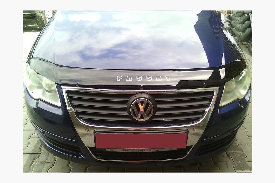Volkswagen Passat B6 2006-2012 Hood Deflector VIP Image