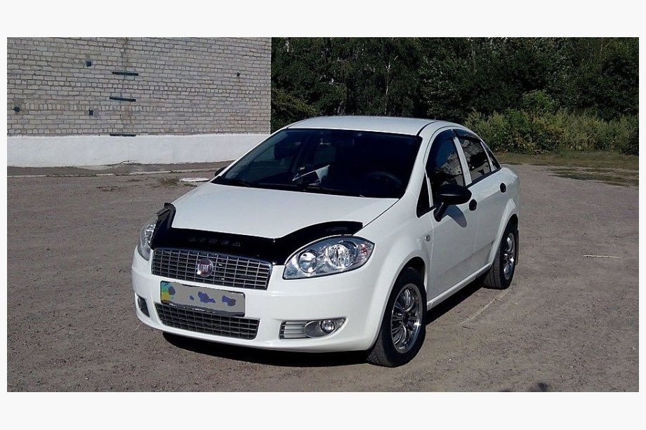 Fiat Linea 2006-2018 Hood Deflector (VIP) Image