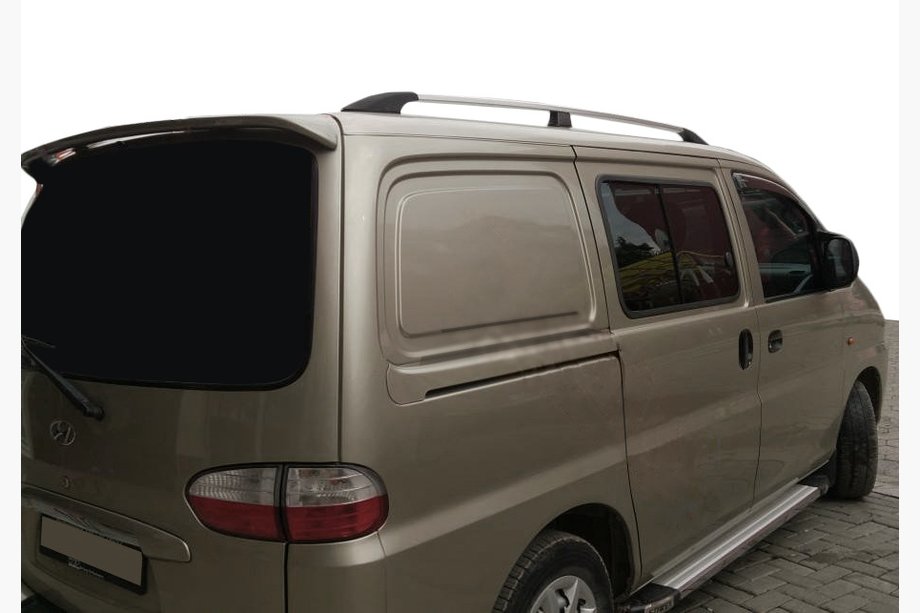 Hyundai H200, H1, Starex 1998-2007 Chrome Roof Rails Metal Feet Image