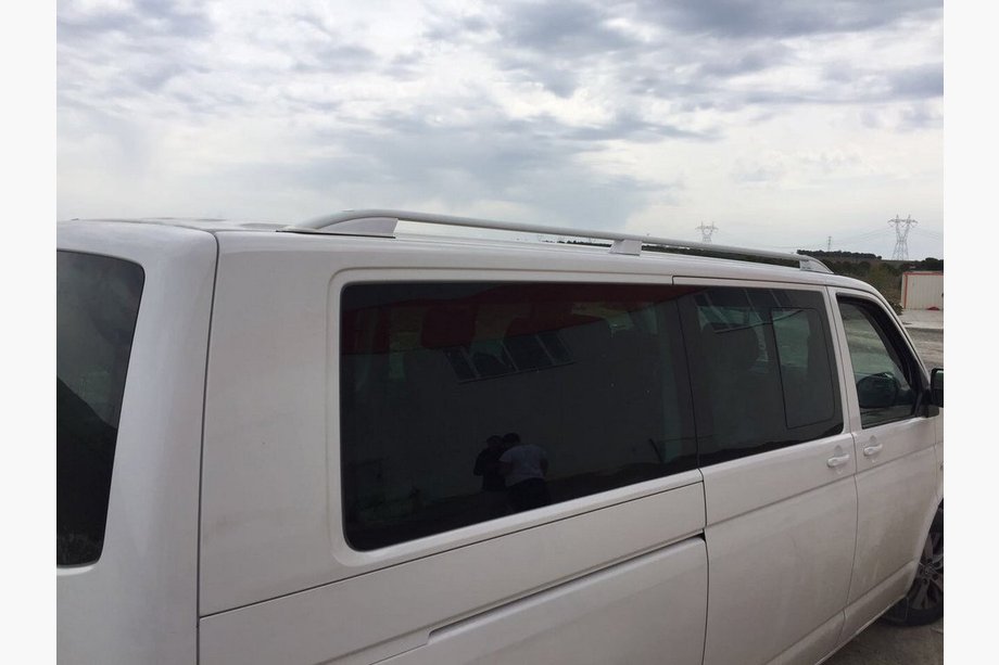 Volkswagen T5 Multivan 2003–2010 Skyport Roof Rails (white) Image