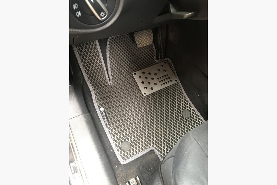 Volkswagen Sharan 2010-2023 Polyurethane Floor Mats (2nd Row, EVA, Black) Photo 1