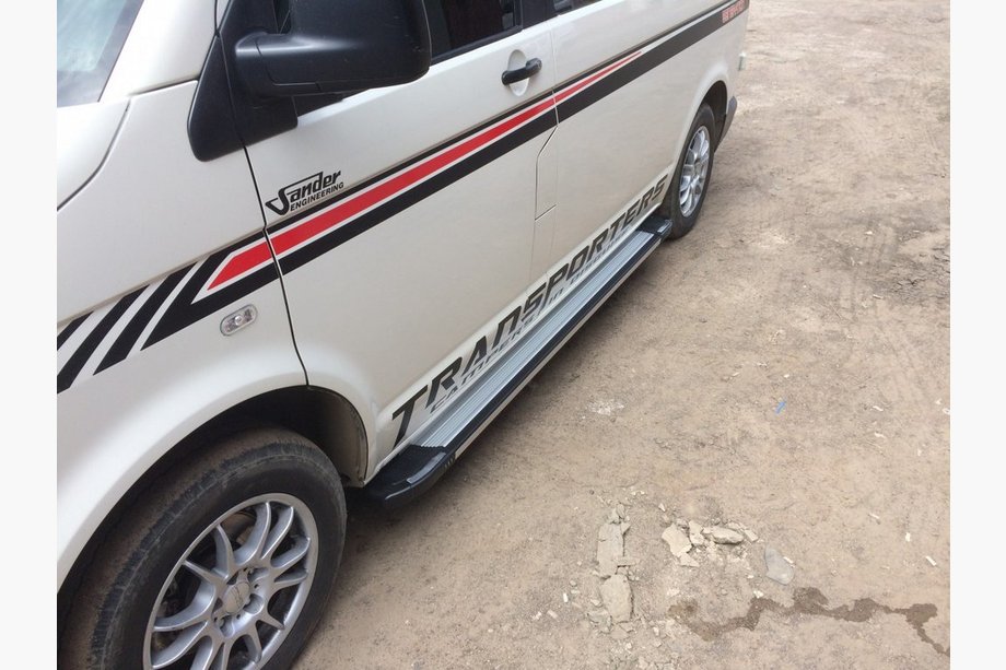 Volkswagen T5 Multivan 2003–2010 Side Steps Rainbow (2 pcs, Aluminum) Image