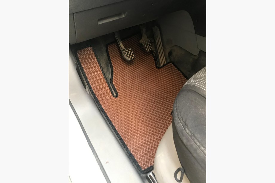 Volkswagen Caddy 2015-2020 EVA Floor Mats (brick red) Image