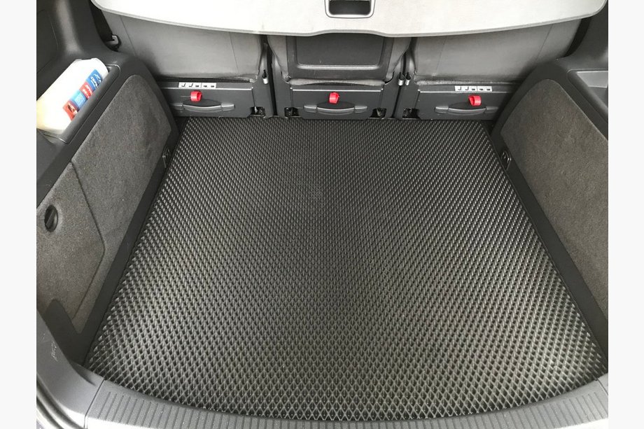 Volkswagen Touran 2010-2015 Trunk mat (EVA, 5 seats, black) Image