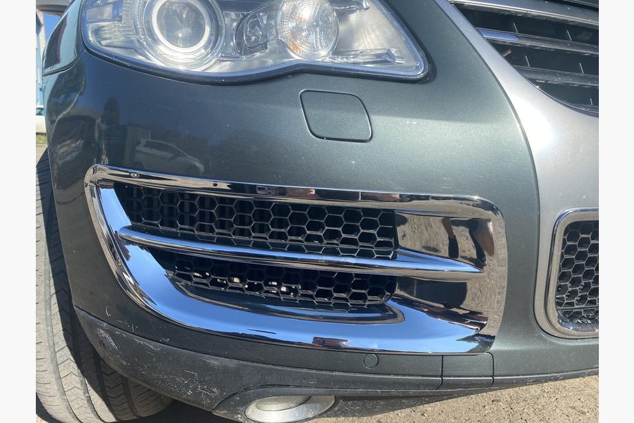 Volkswagen Touareg 2002–2010 Fog Light Covers 2008-2010 (2 pcs, plastic) Image